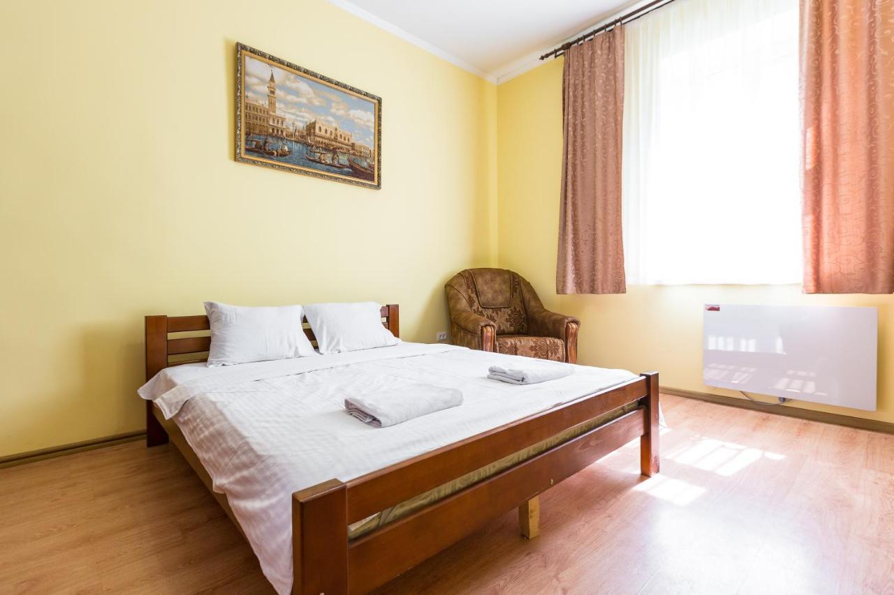 Квартира В Центрі Подобово На Вулиці Коперника 26 Біля Палацу Мистецтв Lviv Ngoại thất bức ảnh